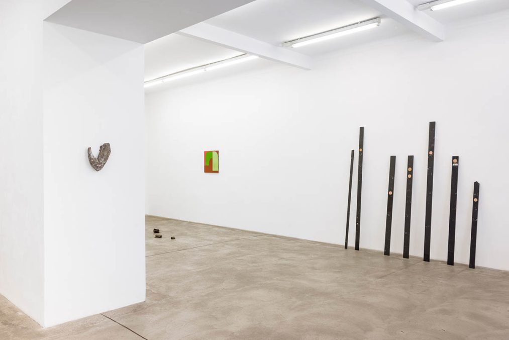 Gruppenausstellung Characters mit Arbeiten von Igor Blomberg Tranaeus, Adriana Czernin, Svenja Deininger, Lukas Kaufmann, Tania Pérez Córdova, Chin Tsao und Sharon Ya'ari.
