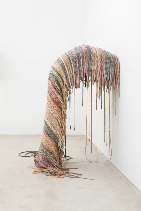 Liesl Raff Retreat, 2019, Nicolas Krupp, Basel/CH, 2019 Latex, Stahl, Glasfaser, Polyesterharz, Kabelbinder, Garn, Talkum 175 x 110 x 75 cm Foto: Serge Hasenböhler | Courtesy of the artist and Nicolas Krupp