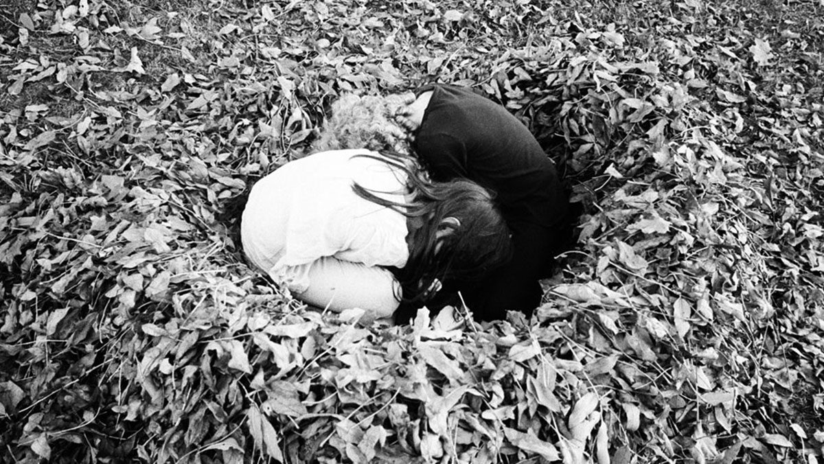 Theresa Wey: Teilnehmende Künstlerin in der Partnerlocation ZIMMER Concept to Work Ausstellungstitel: Beobachtungen zur Behutsamkeit Bildtitel: Im Nest, 2019