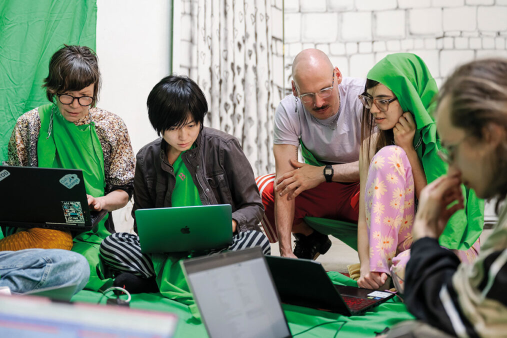 AMRO24_Algorithmic solidarity: can colonialism be encoded into algorithms?_Presentation_©Violetta Wakolbinger