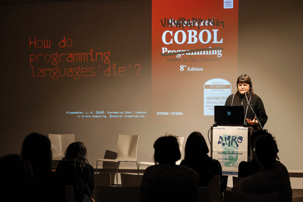 AMRO24_Reclaiming Computation: Multilingual Programming Languages as anti-imperialist tools of resistance_Marianna Ma- rangoni_Lecture_©Violetta Wakolbinger