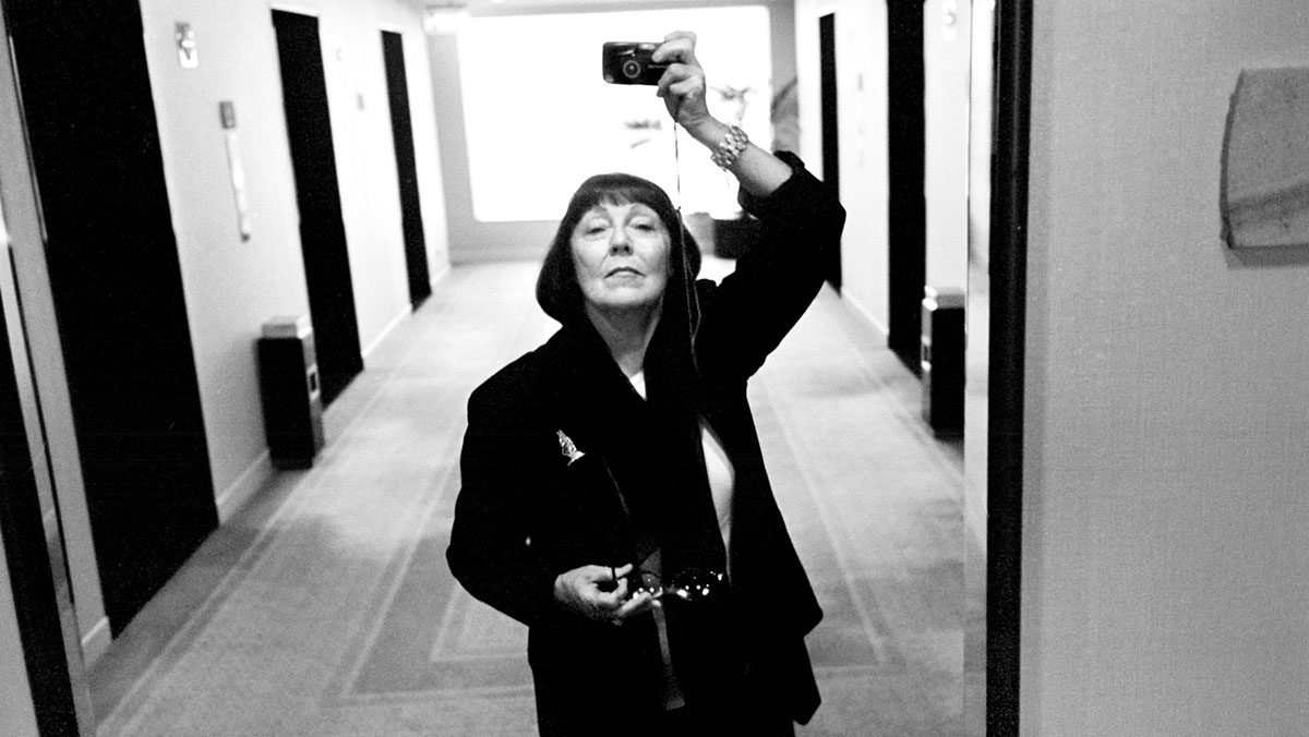 09.04.2021. Nachruf auf June Newton Alice Springs, Selfportrait, Melbourne, 1997, copyright Alice Springs, courtesy Helmut Newton Foundation