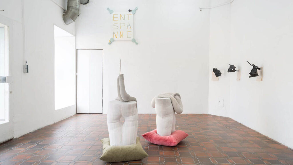 Paul Schuseil, Entspanne, 2023 Marcel Friedrich Weber, o. T. (Torso) 1, o. T. (Torso) 1, 2022 Marie Reichel, You dived but surfaced, Doubts began to surface, Aw aw – scratch the surface, 2023