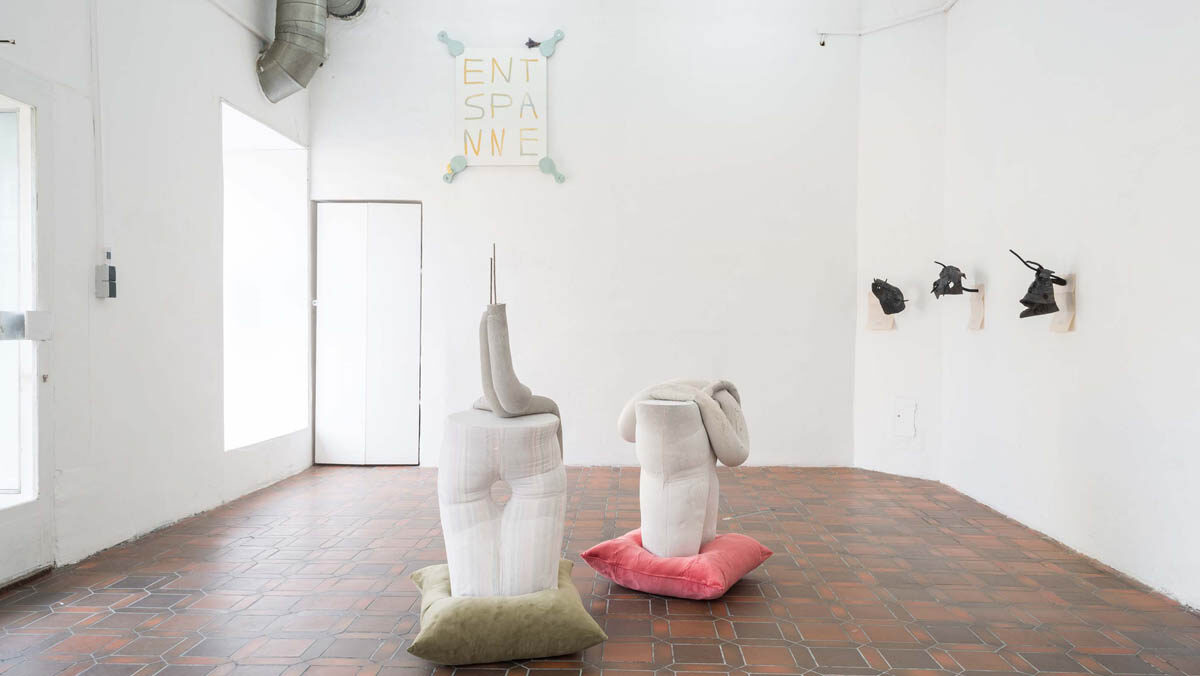 Paul Schuseil, Entspanne, 2023 Marcel Friedrich Weber, o. T. (Torso) 1, o. T. (Torso) 1, 2022 Marie Reichel, You dived but surfaced, Doubts began to surface, Aw aw – scratch the surface, 2023