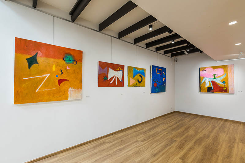 Exhibition view. Aimi Kaiya – CAT's Kaleidoscope at the KICH Gallery in Bangkok