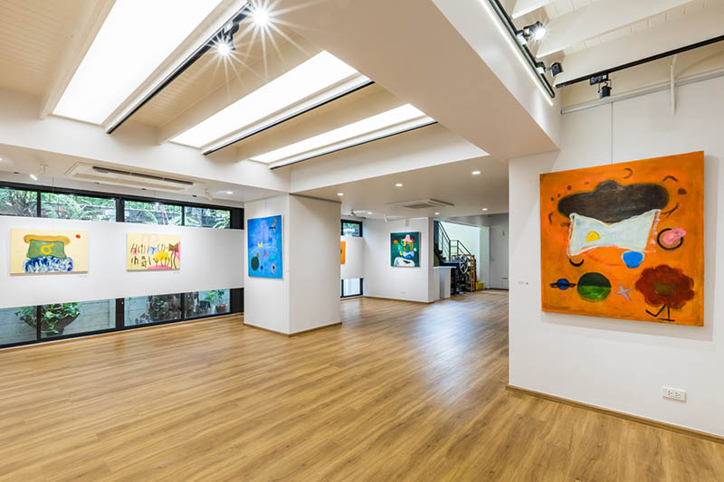 Exhibition view. Aimi Kaiya – CAT's Kaleidoscope at the KICH Gallery in Bangkok