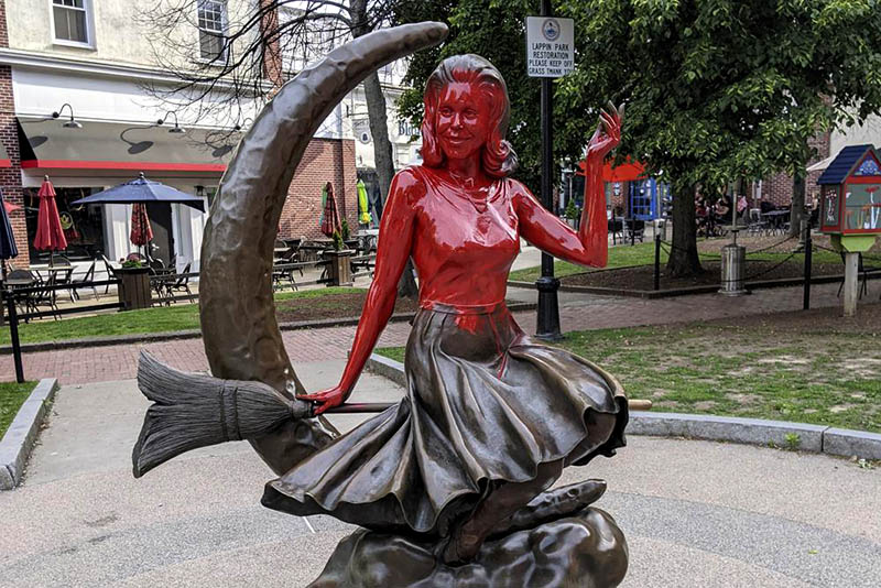 Statue of Samantha from 'Bewitched' photo by Daniel Fury/Black Cat tours via AP 
