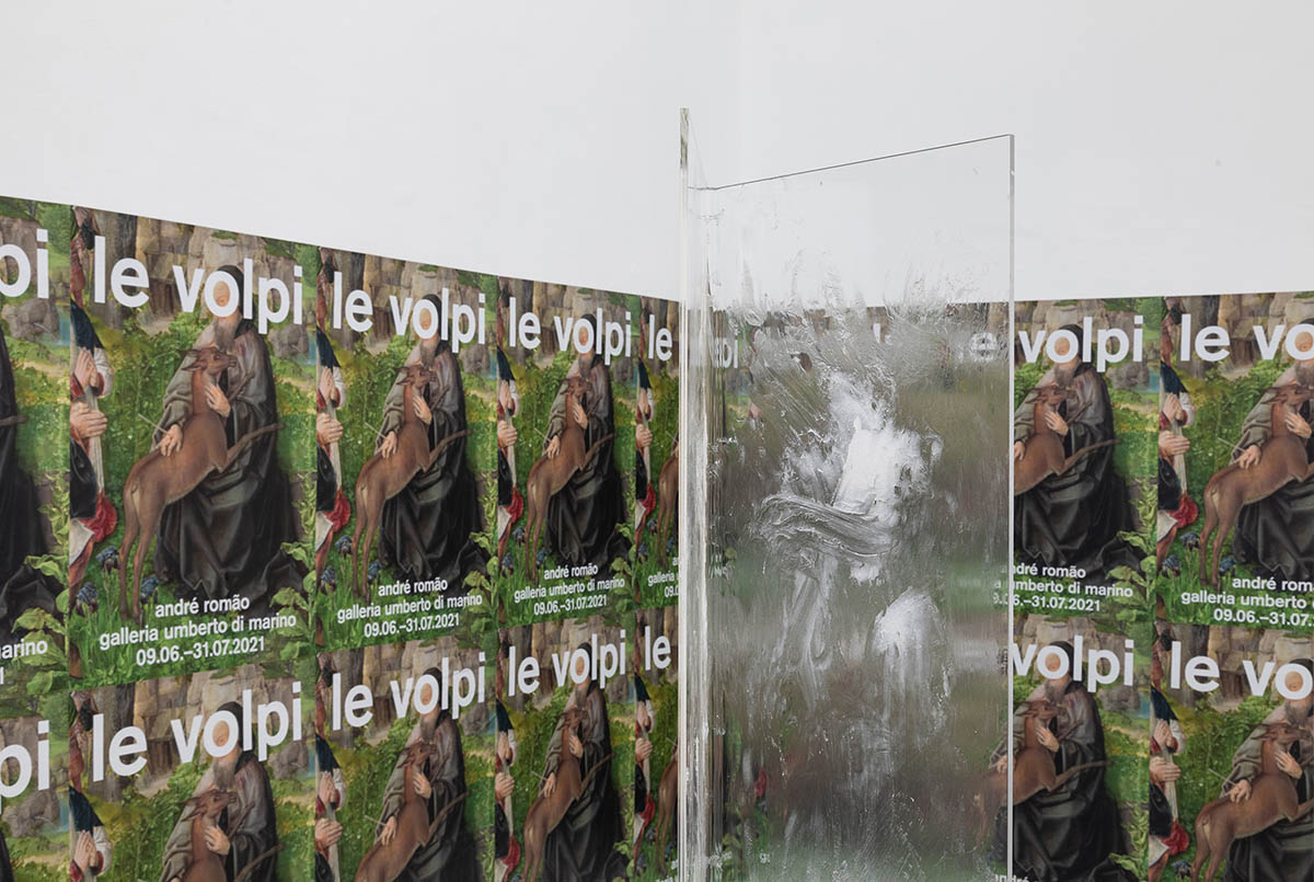 André Romão, Chemical sweat, 2017, acrylic, vaseline, cm 175 x 30 x 30, ph. Danilo Donzelli