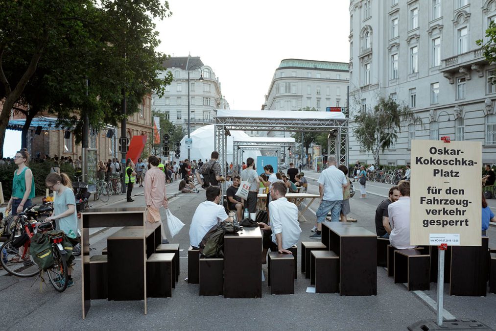 Oskar-Kokoschka-Platz beim Angewandte Festival 2019, Foto: Mani Froh 