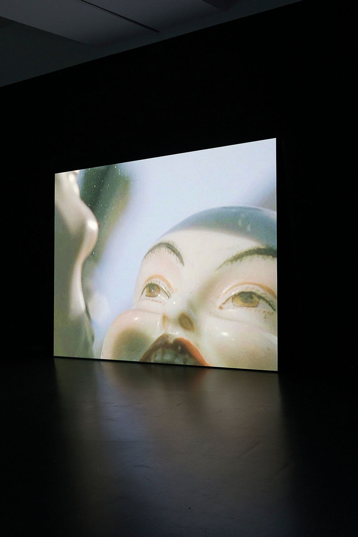 Anna Franceschini. Mechanically Yours. Kunstverein für die Rheinlande und Westfalen, Düsseldorf, Germany. Videos and Images courtesy of the Artist and Kunstverein Düsseldorf