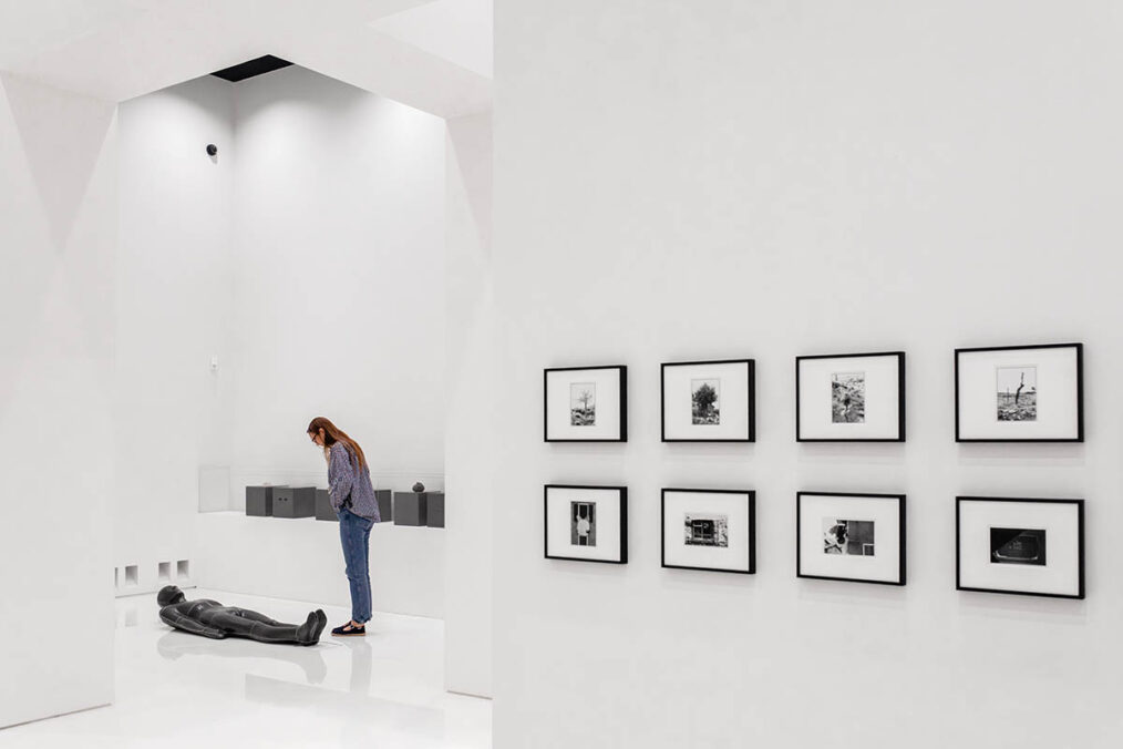 Exhibition view: Antony Gormley. Geestgrond, Royal Museum of Fine Arts (KMSKA), Antwerp, 2026 © Sanne De Block