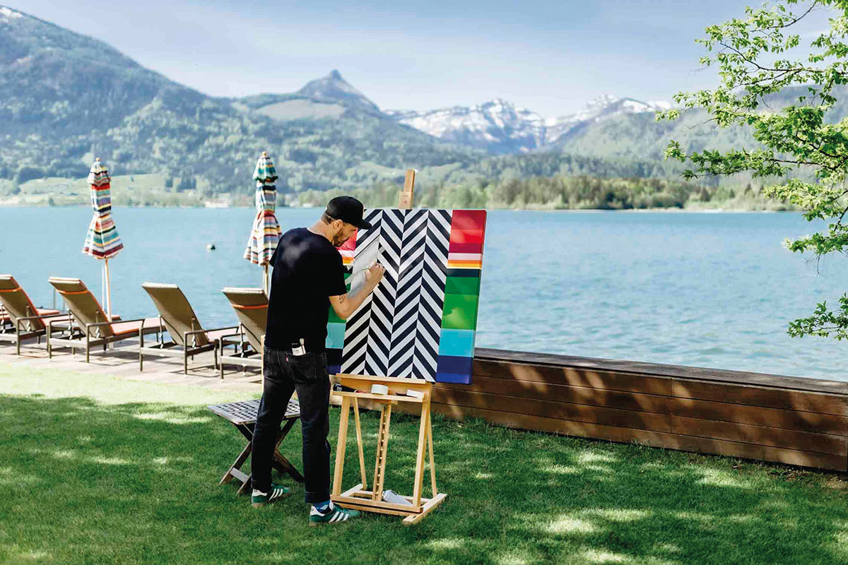 In the lakeside garden of Hotel Cortisen am See. © TVB Wolfgangsee / Photo: Bettina Gangl