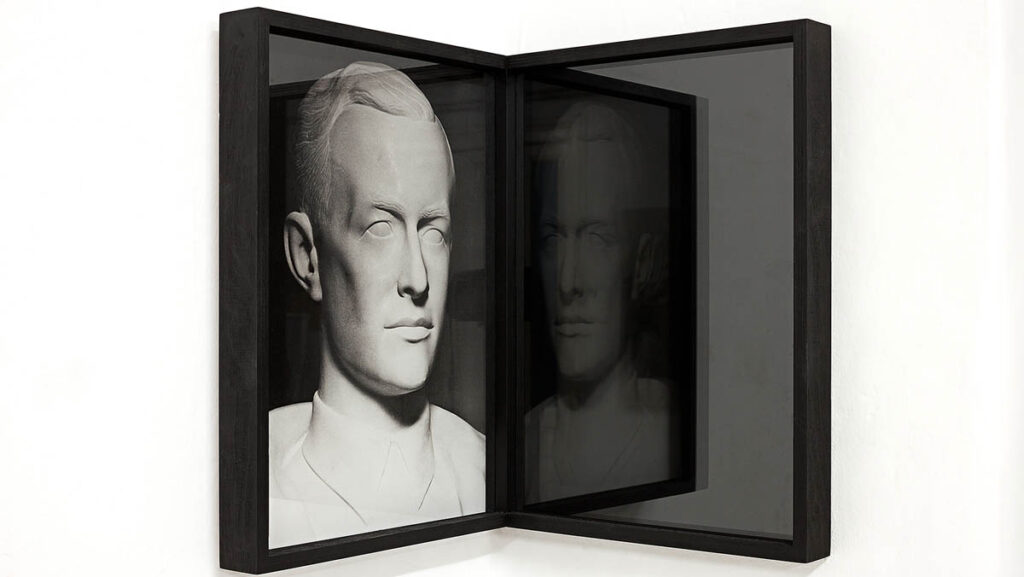 Alexandra Baumgartner | Introspection VI, 2022, Pigmentprint, Glas, Lack in Installationsrahmen 40x32x32cm, Foto: Geo Reisinger | © Bildrecht, Wien 202