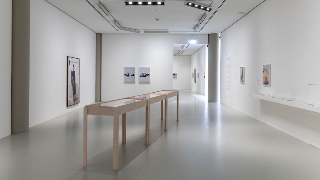 Ausstellungsansicht: Paul Mpagi Sepuya – Im Blick des Begehrens. © Herling/Herling/Werner, Sprengel Museum Hannover