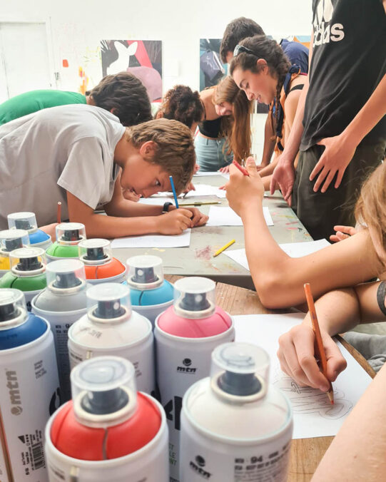 Workshop organized for schools - B-Murals Art Education Program. Photo by: Ana Manaia