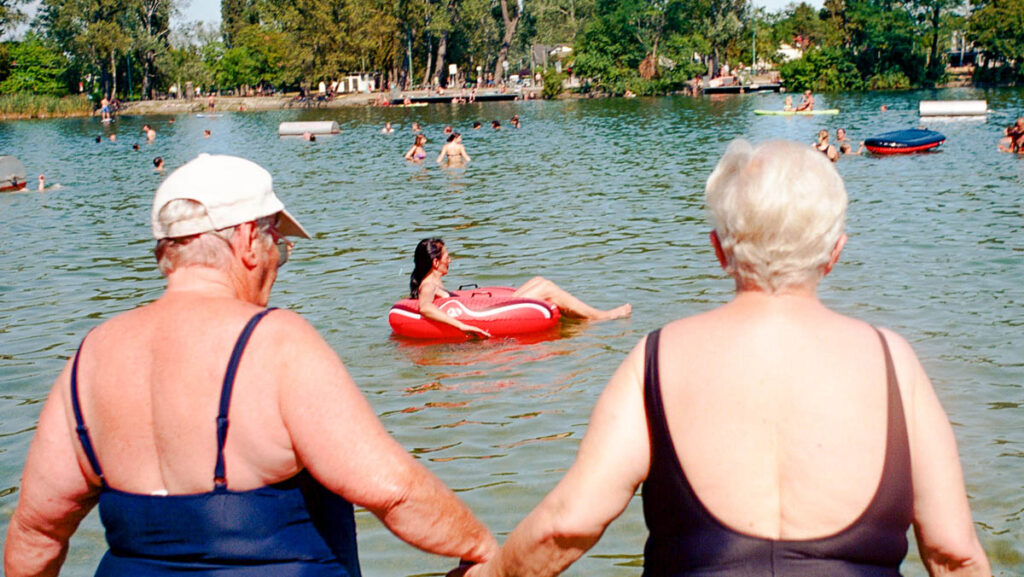 Plantsch! A Summer in the Gänsehäufel