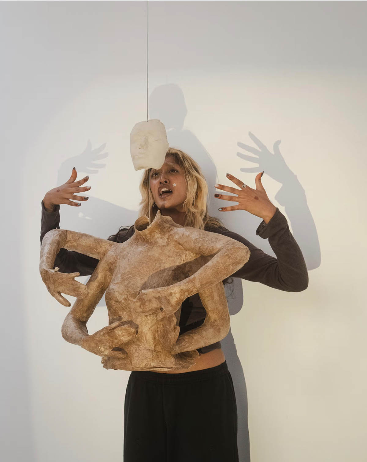 Ushara, a performance presented as part of the exhibition Triangle reshapes the O of my mouth by Anousha Payne. A four-act expanded opera featuring newly arranged arias and original compositions for cello, organ, field recordings, electronics, and voice.
