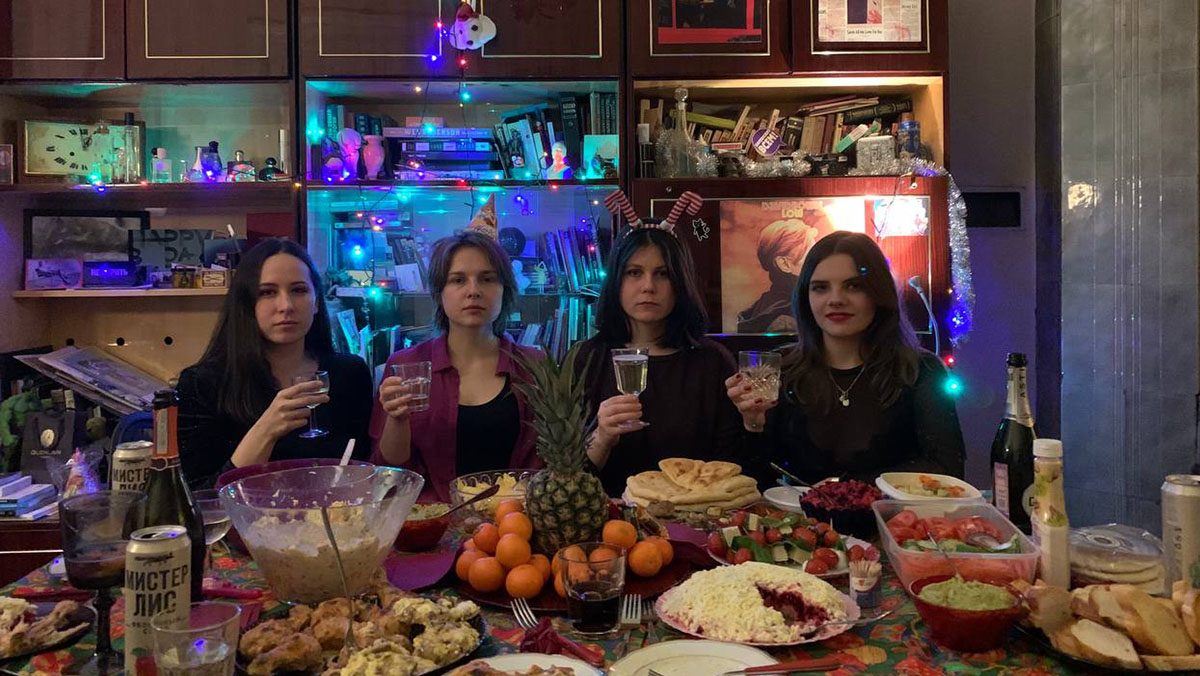 A Sushi Bar & BIOROBOTY 019 BIOROBOTY 019 at the table. All ready to be productive and underrated. New Year Eve 2020.