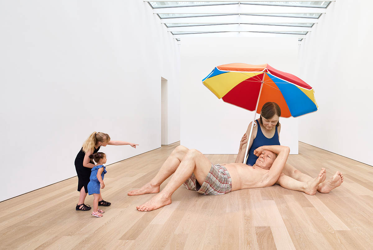 Ron Mueck, Couple under an Umbrella, 2013. Collection Museum Voorlinden, co Pictoright Amsterdam 2026 © Antoine van Kaam.