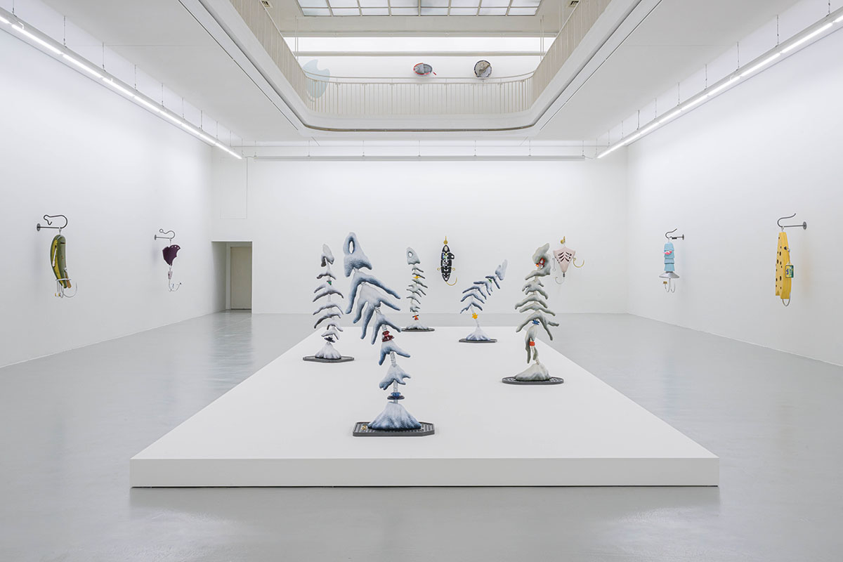 Magali Reus, Salt, installation view, Kunstverein Freiburg, 2026, photo: Marc Doradzillo, courtesy of the artist, The Approach, London; Tanya Bonakdar Gallery, New York; Galerie Greta Meert, Brussels; Galerie Mai36, Zurich