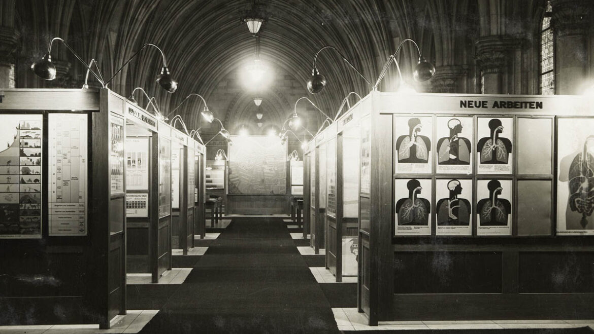 Permanent exhibition of the Gesellschafts- und Wirtschaftsmuseum in the Volkshalle in Vienna City Hall, 1927 | Photo: Birgit and Peter Kainz, Wien Museum