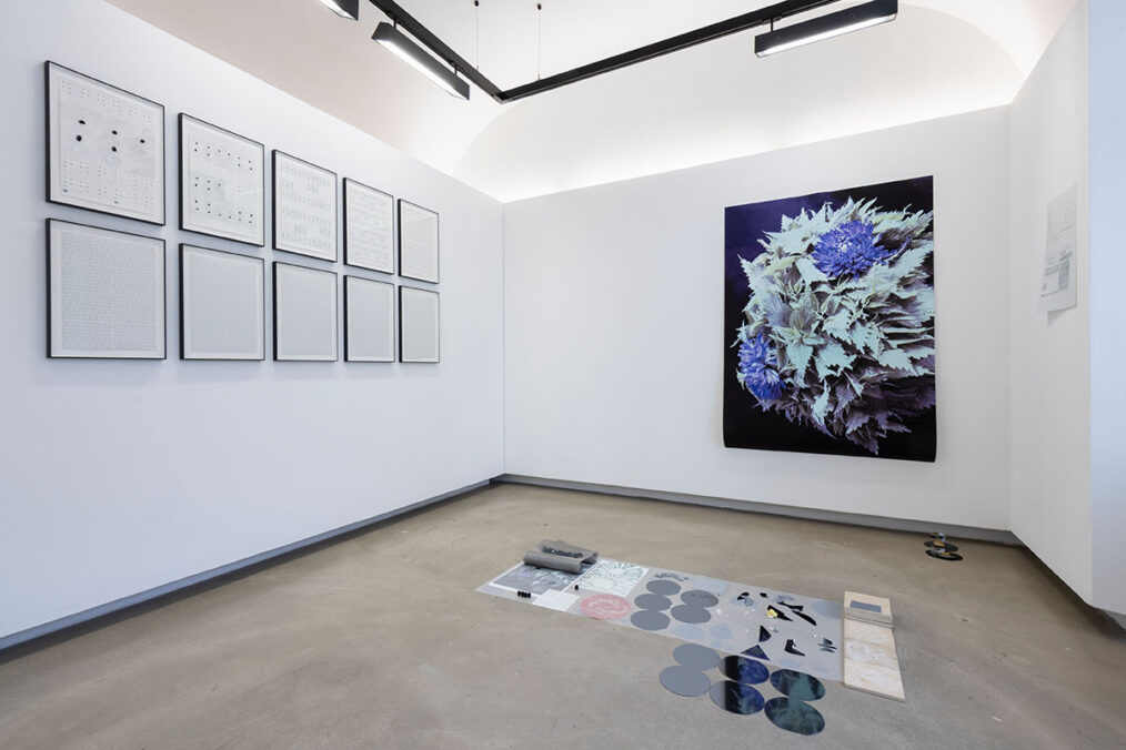 Exhibition view: Stephanie Stern. Under Pressure. ΔS — Orders of Glass. Photo: Daniel Jarosch