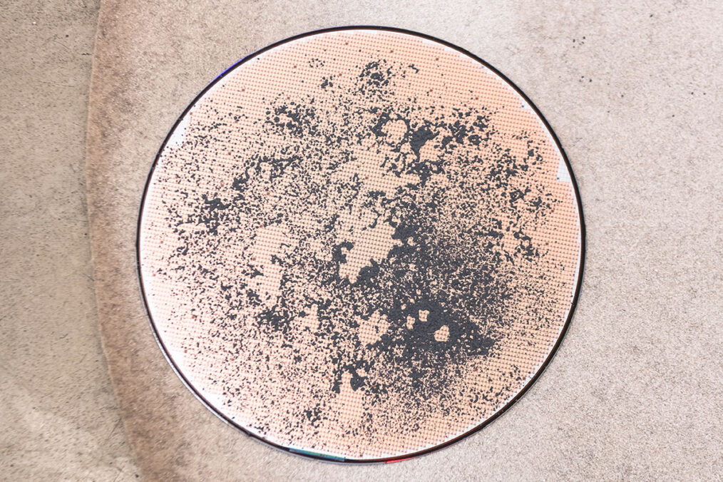 Exhibition view: Stephanie Stern. Under Pressure. ΔS — Orders of Glass. Photo: Daniel Jarosch