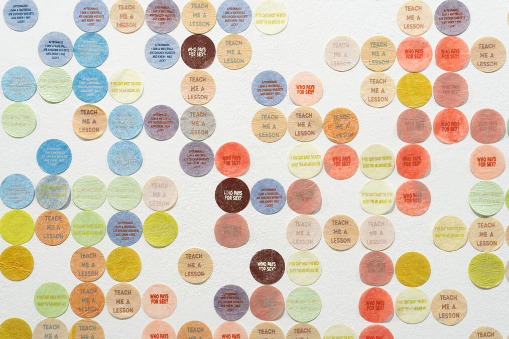 Ella Brew's „Sloganizing (Abortion Stickers)"