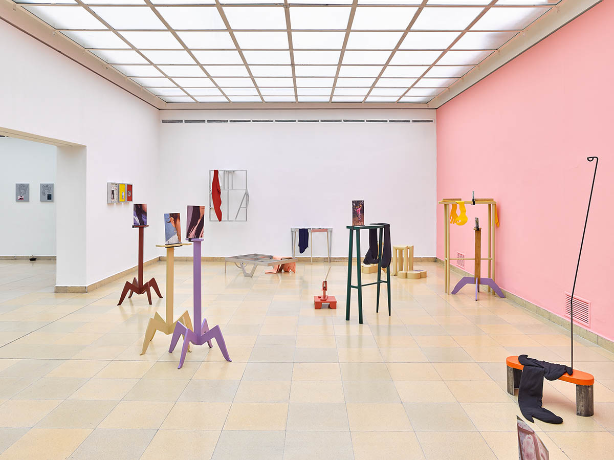 Ausstellungsansicht Frau Monteurin / Kadın Montajcı, Ahu Dural, Kunstpavillon 2025. Foto: WEST. Fotostudio