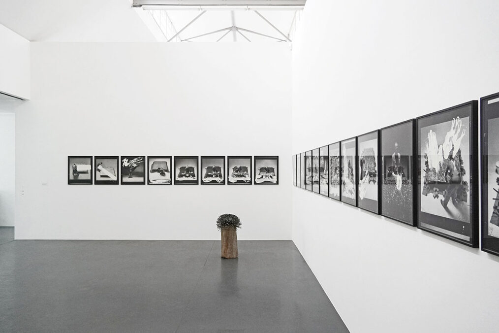 exhibition view: Günther Uecker, stage sculptures and figurines for Lohengrin, Bayreuth 1979 at Walter Storms Galerie, Munich 2025, © Walter Storms Galerie