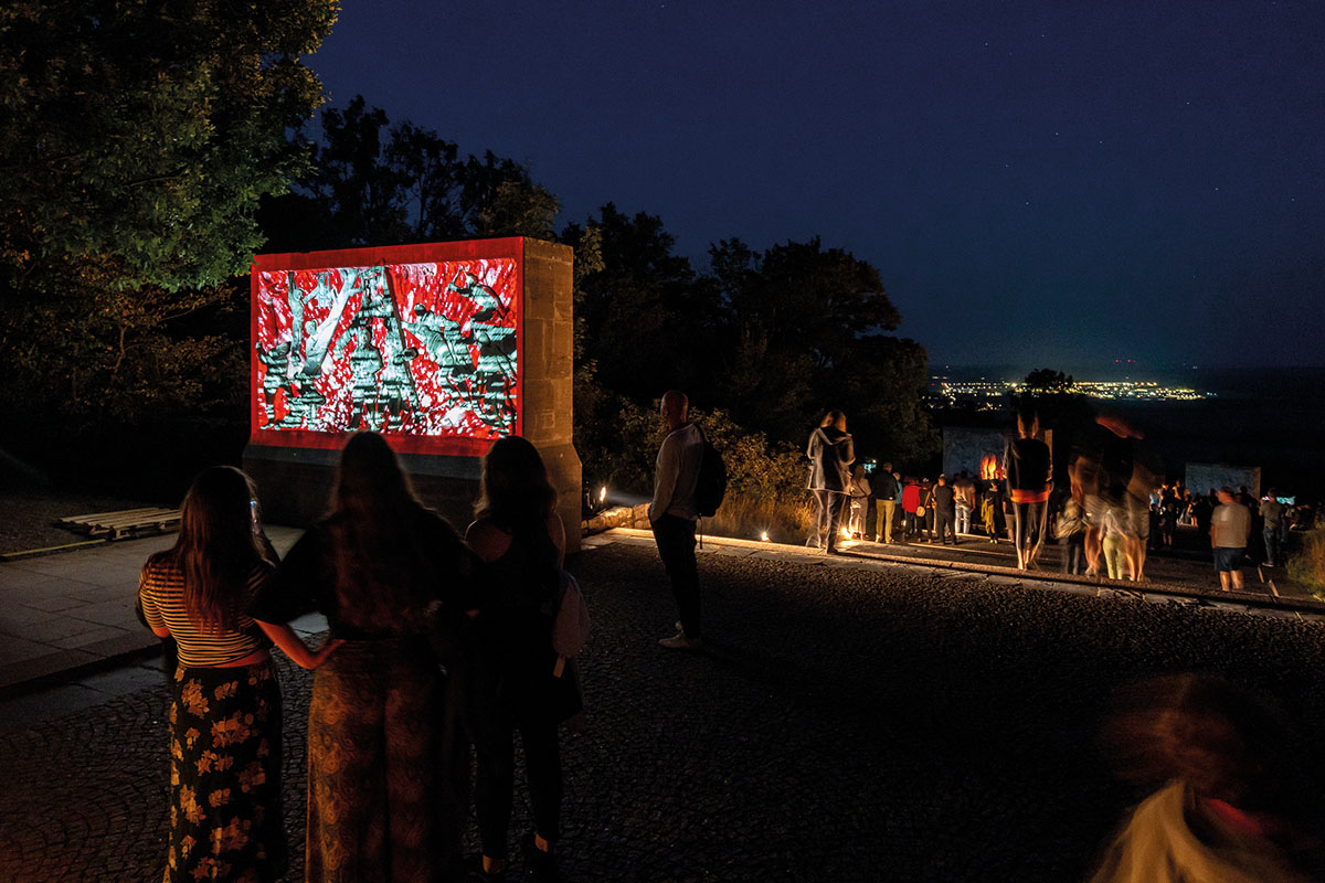 Der Stelenweg - mammasONica mit "Ghostpoets" © Tristan Vostry, Genius Loci Weimar 2024