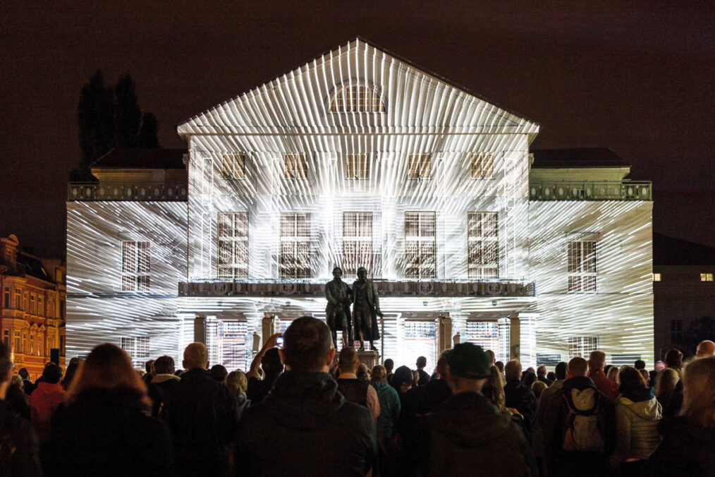 Deutsches Nationaltheater by ruestungsschmie.de: "Klang3" © Henry Sowinski, Genius Loci Weimar 2014