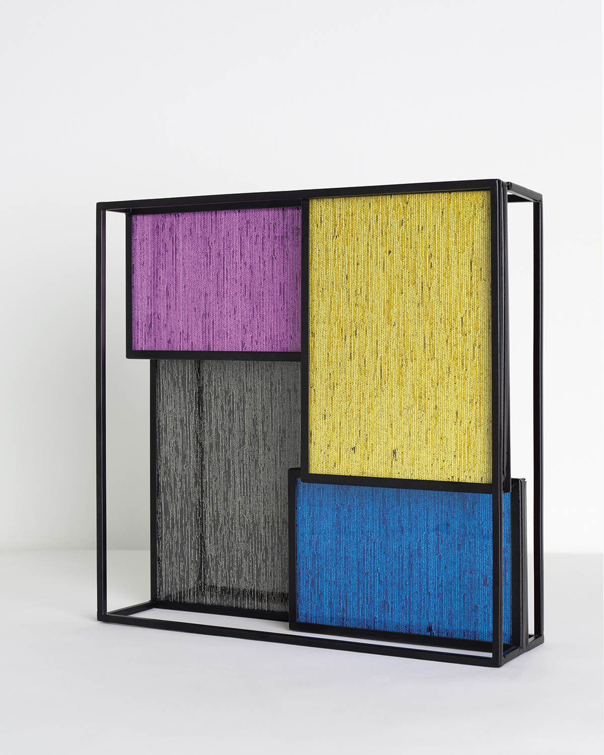 Gerhard Himmer, Ohne Titel, 2018, Ol auf Leinwand, Lacquered steel, glass, width: 28 cm, height: 28 cm