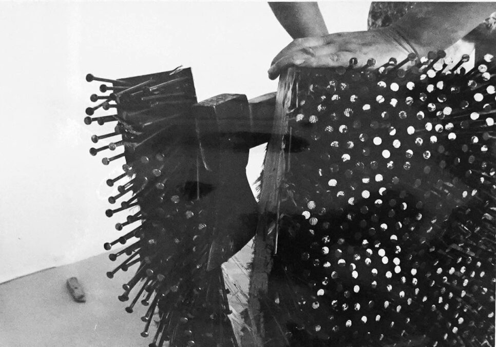 Günther Ueckers – Raum zerteiler Vorstellung, Walter Storms Galerie (Kaulbachstraße 6), 1982, Munich. © Walter Storms Galerie