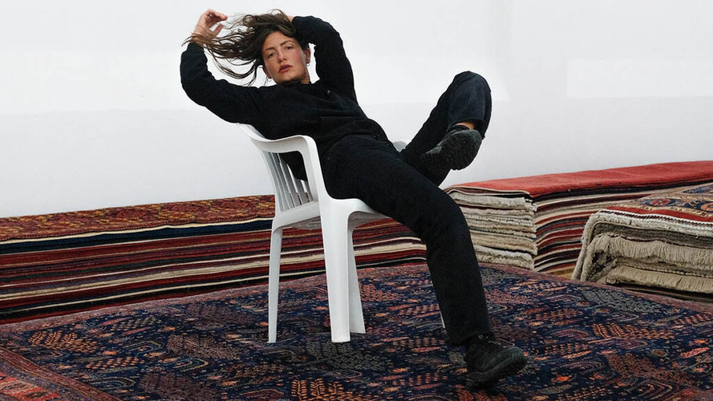 "MOVE AND STAY"_ selfportrait © Hanna Burkart