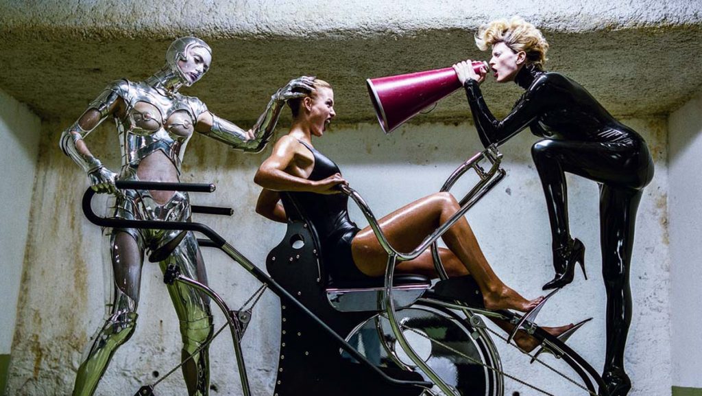 Helmut Newton, Thierry Mugler Fashion, US Vogue, Monte Carlo 1995, © Helmut Newton Estate, Courtesy Helmut Newton Foundation