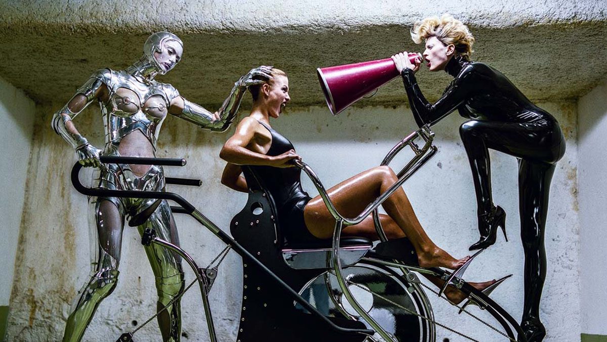 Helmut Newton, Thierry Mugler Fashion, US Vogue, Monte Carlo 1995, © Helmut Newton Estate, Courtesy Helmut Newton Foundation