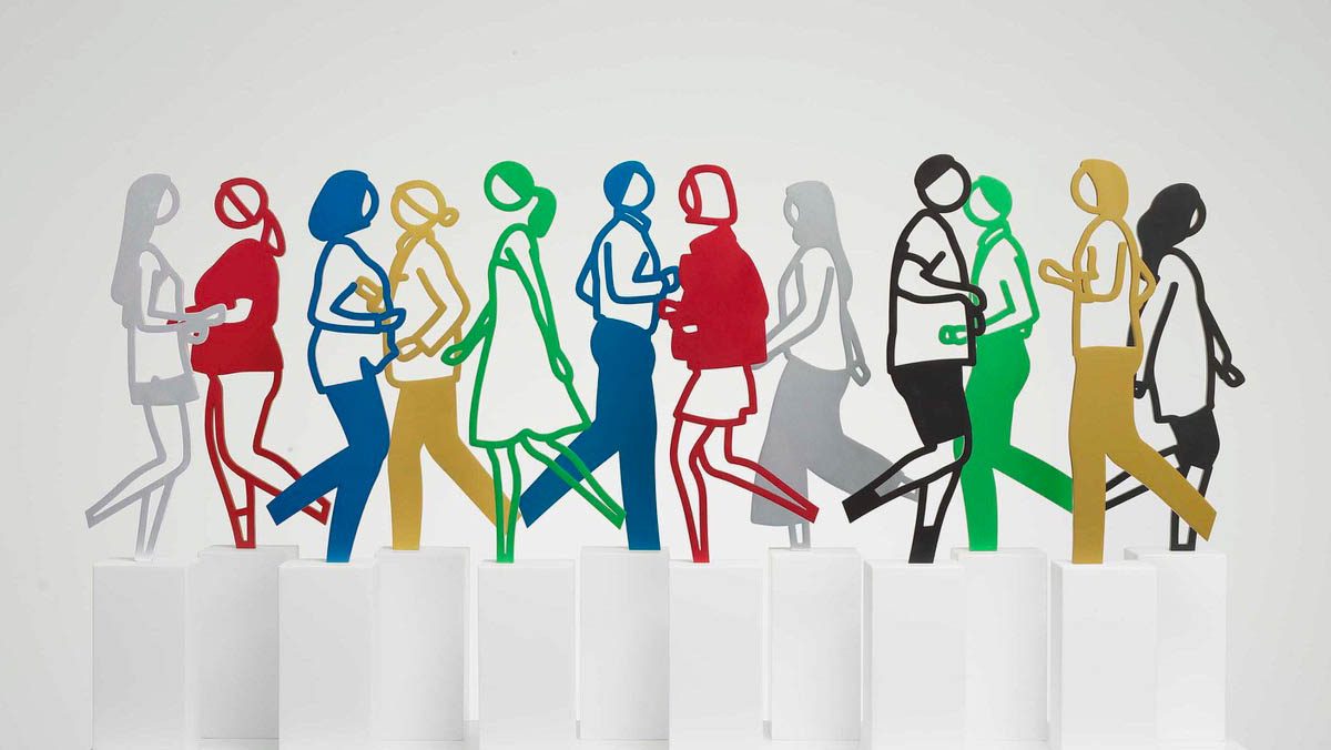 Julian Opie, Running People, 2020, 12 eloxierte Aluminium- Figuren auf Sockeln, Ed. Von 20