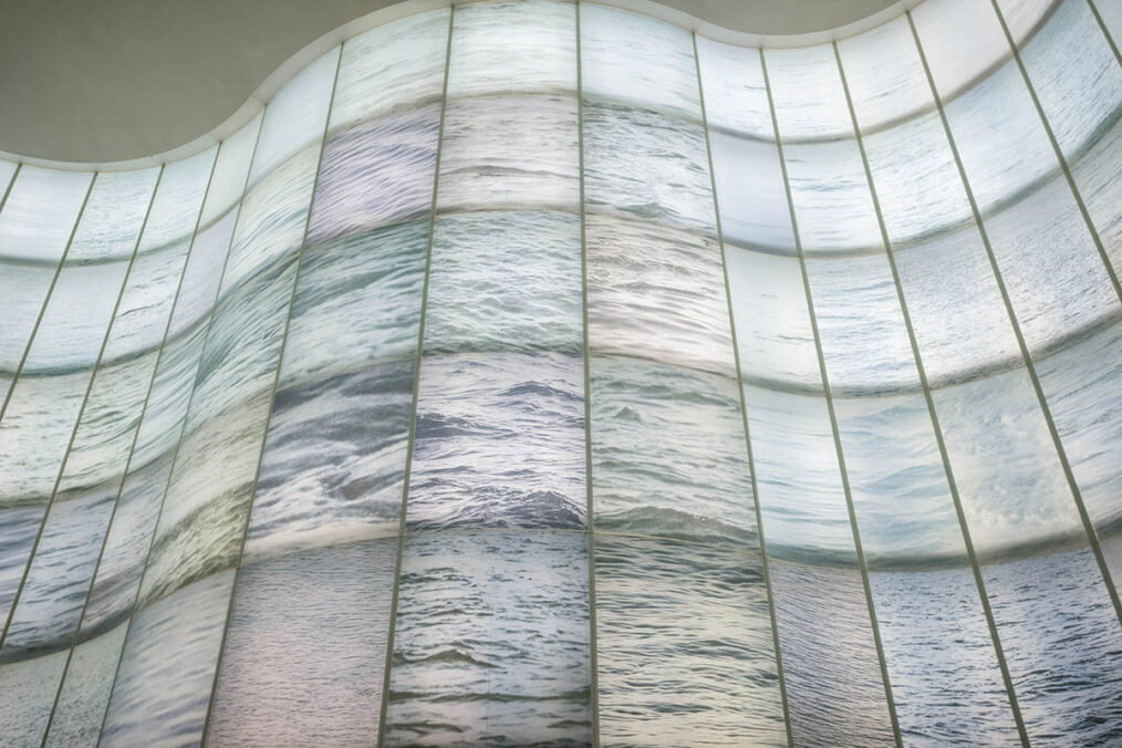 Adrian Paci Il vostro cielo fu mare, il vostro mare fu cielo 2024 site specific installation installation view: “Il vostro cielo fu mare, il vostro mare fu cielo”, MUDEC, Milano, 2024 Photo: Jule Hering Courtesy the artist and kaufmann repetto Milan / New York