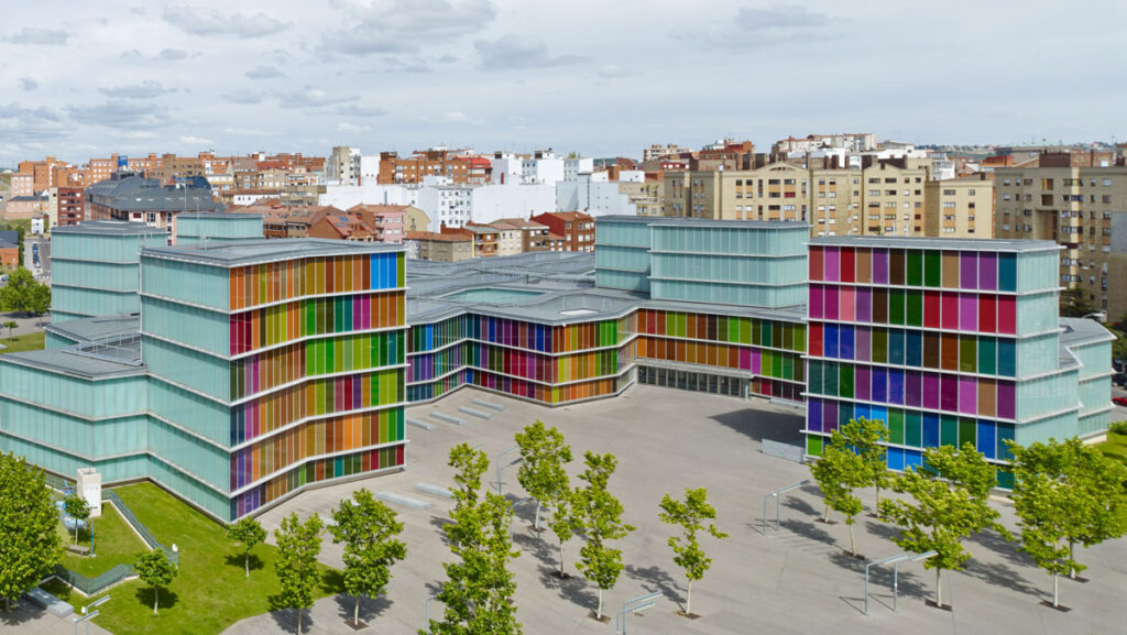 Museo de Arte Contemporáneo de Castilla y León (MUSAC), León, Spain. Officially inaugurated in April 2005. Designed by architects Emilio Tuñón and Luis Moreno Mansilla. Photo: Jordi Bernadó.