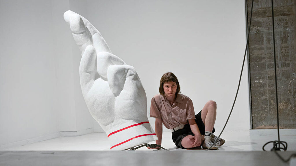 “White Lie”, styrofoam, red electrical tape, Barbur Gallery (Photo: Matan Meirson & Raz Sintova)