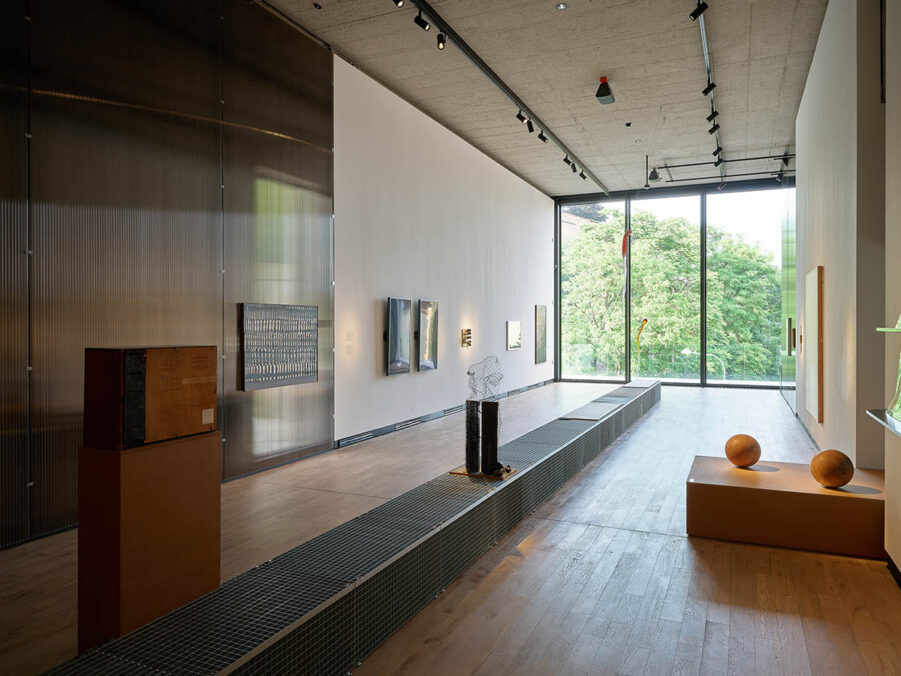 Exhibition view, Memory of Touch: Chapter I (The Kunsthalle Praha Collection in Dialogue), photo Vojtěch Veškrna.