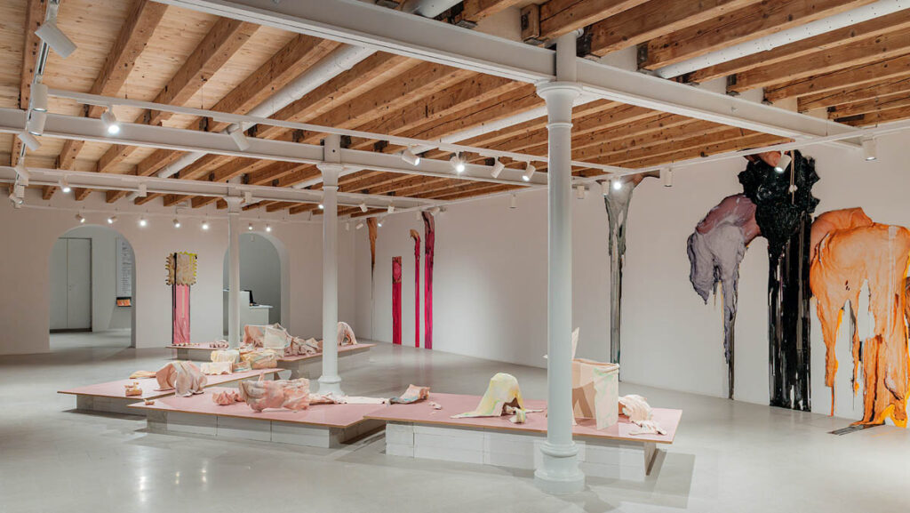 Liza Dieckwisch e Laura White, Installation view KNEAD, Fondazione Pastificio Cerere 2025. Courtesy Fondazione Pastificio Cerere. Credits: Carlo Romano.