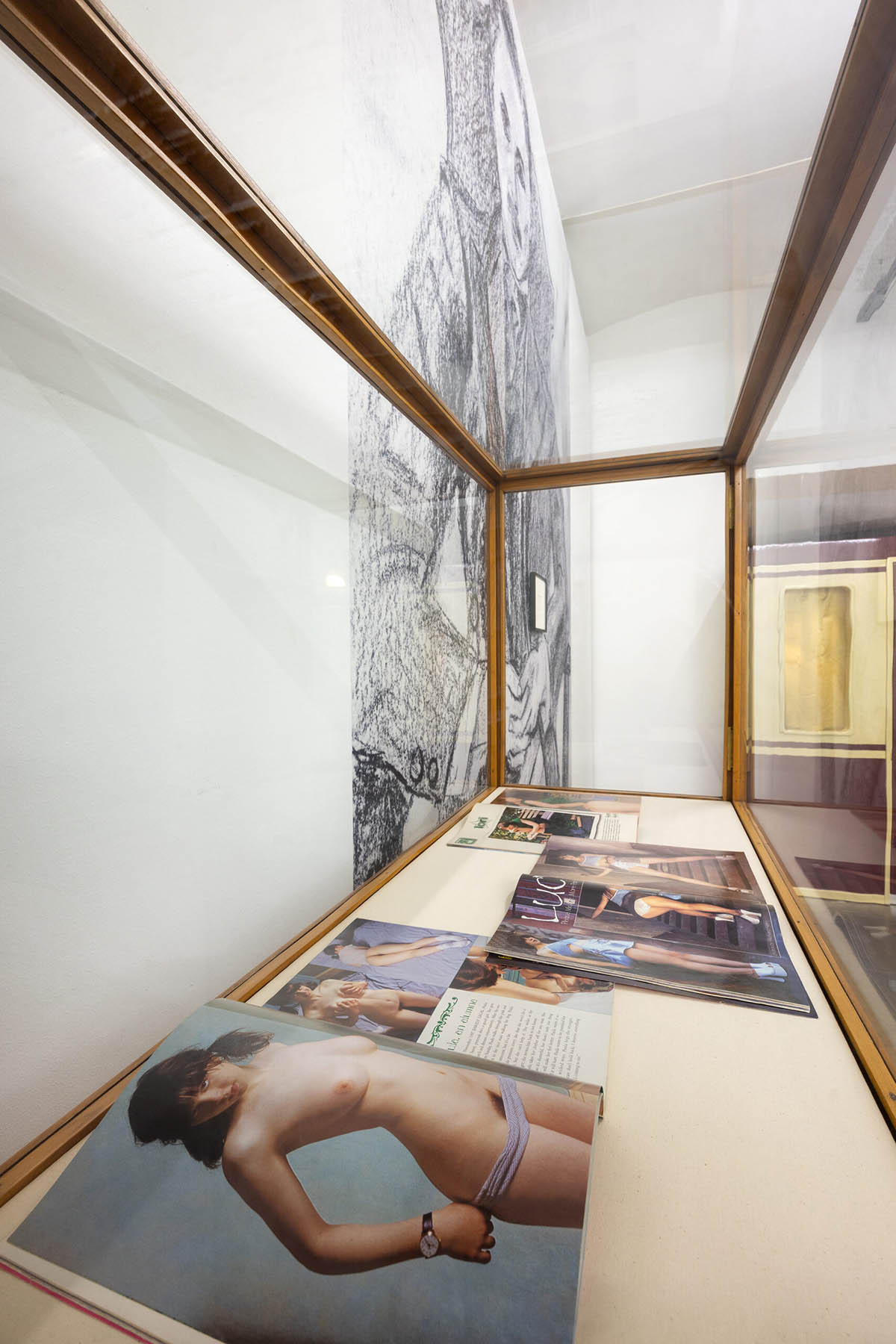 Pornographic Magazines 1997– 1999, shown in a Wooden Display Case, Vienna, around 1960,
Magazines: Courtesy of the artist. Display Case: Collection of MAK, Vienna, Lucy McKenzie, Orchestrion, fjk3—Contemporary Art Space, 2025. Photo: Lisa Rastl