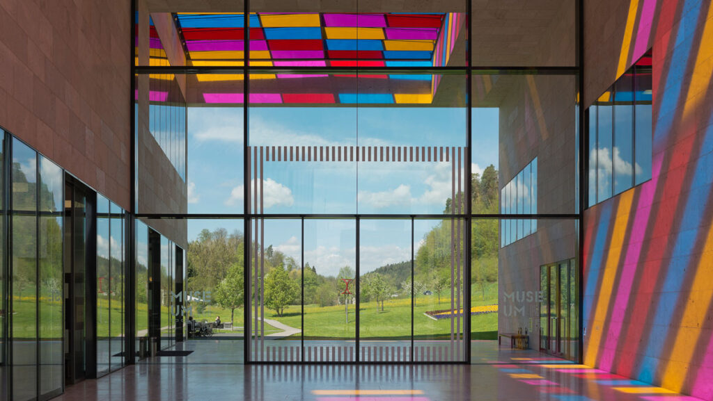 Passage with Photo-Souvenir: Daniel Buren, Broken Square and Projected Colours, works in situ and mobile, 2013 © VG Bild-Kunst, Bonn 2025, photo: Franz Wamhof