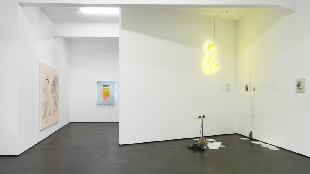 Installation view, Niko Abramdis &NE, present pendulum, 2024, courtesy of max goelitz, copyright the artist, photo by Marjorie Brunet Plaza