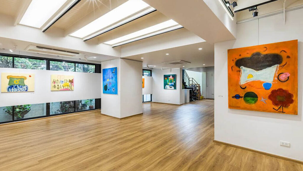 Exhibition view CAT's Kaleidoscope by AIMI KAIYA