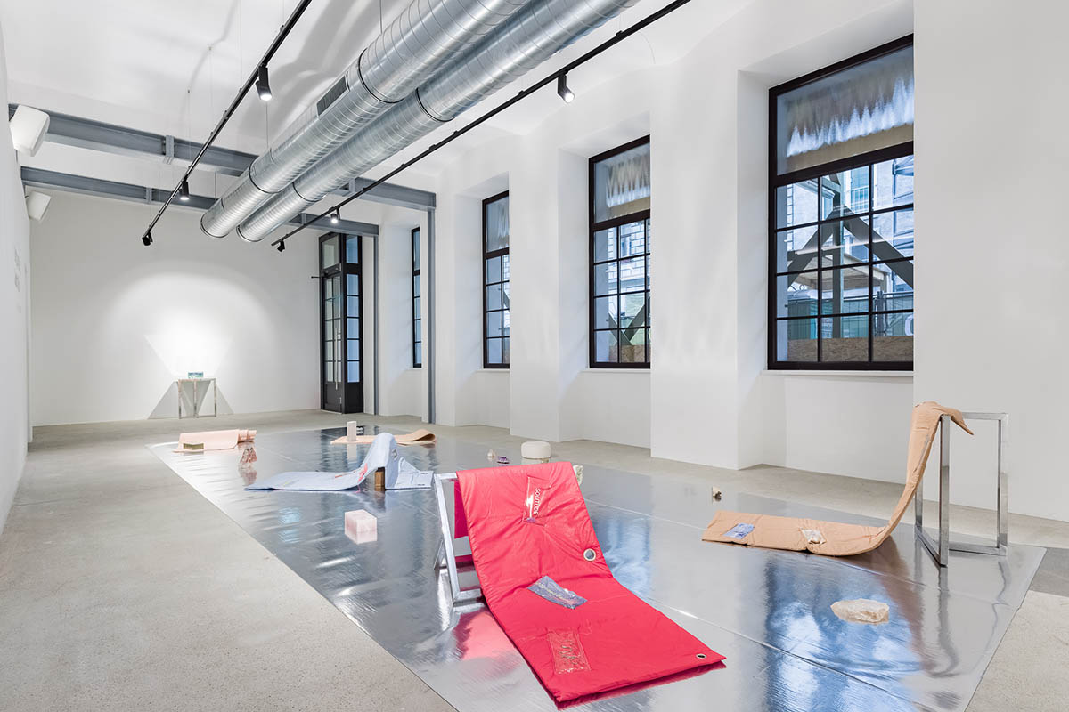Exhibition view at Surrender, Kahan Art Space Vienna, 2022 photo: Kunstdokumentation