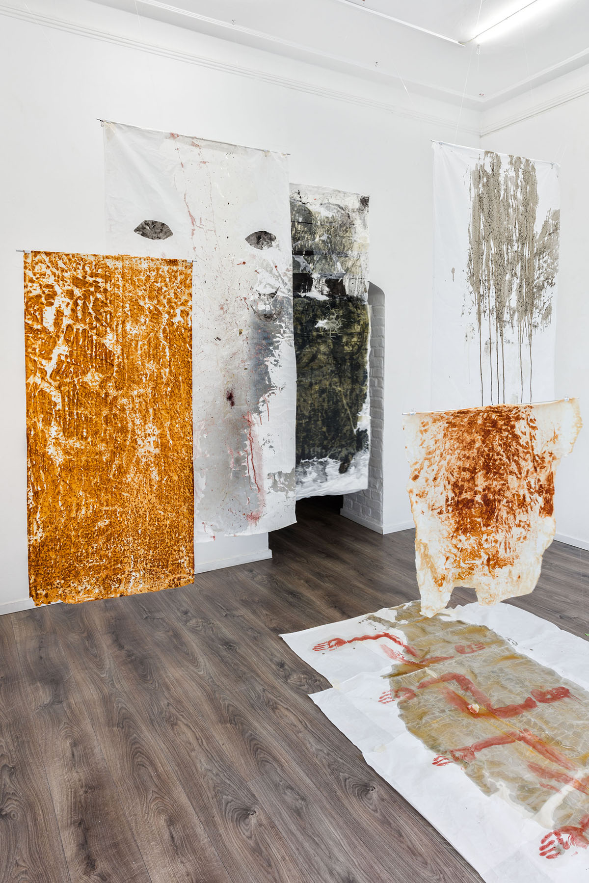 ,,Temple", mixed media on japanesse paper, dimensions variable, installation view from group exhibition ,,Changing matters" in Galerie Meno Parkas in Düsseldorf, 2021, curated by Marius Hoppe (foto credits: Johannes Bendzulla)