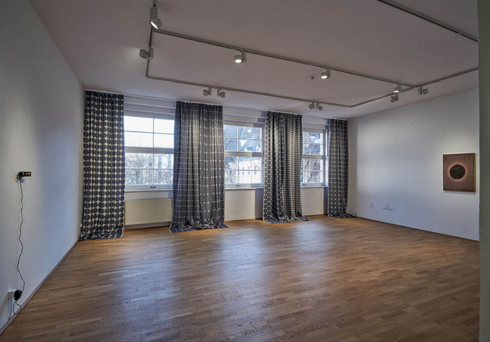 Exhibition view. Judith Fegerl – calorie. Photo: © Günter Richard Wett; courtesy of the artist and Galerie Hubert Winter